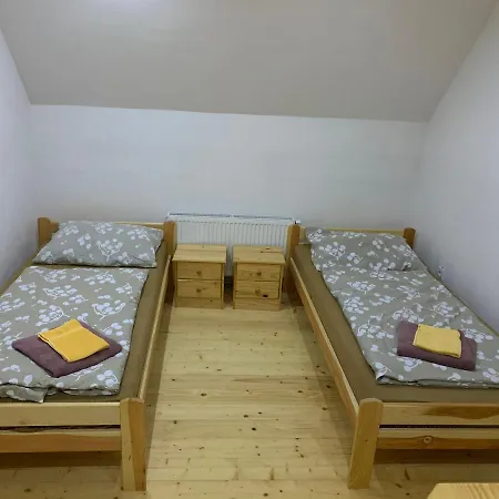 Pensión Fabe Sro-bedomir 3*