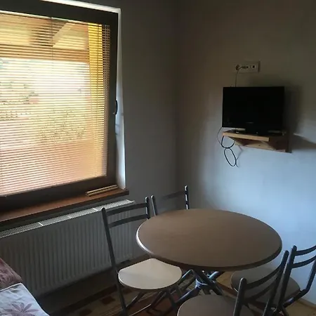 Pensión Fabe Sro-bedomir 3*